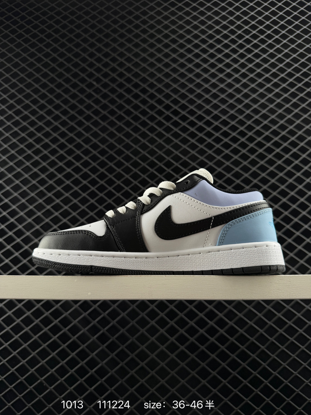 Nike Wmns Air Jordan 1 Low GS”Team Gold“